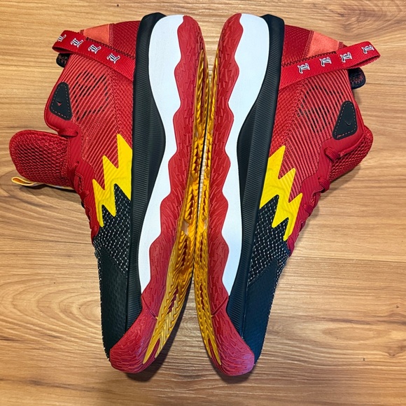 Size 12.5 Louisville Cardinals Adidas Dame 8 Basketball Volleyball Shoes RARE - Picture 3 of 10